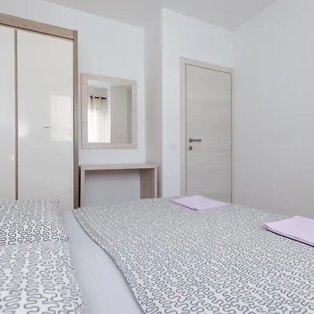 Mediterraneo Mirko Apartment
